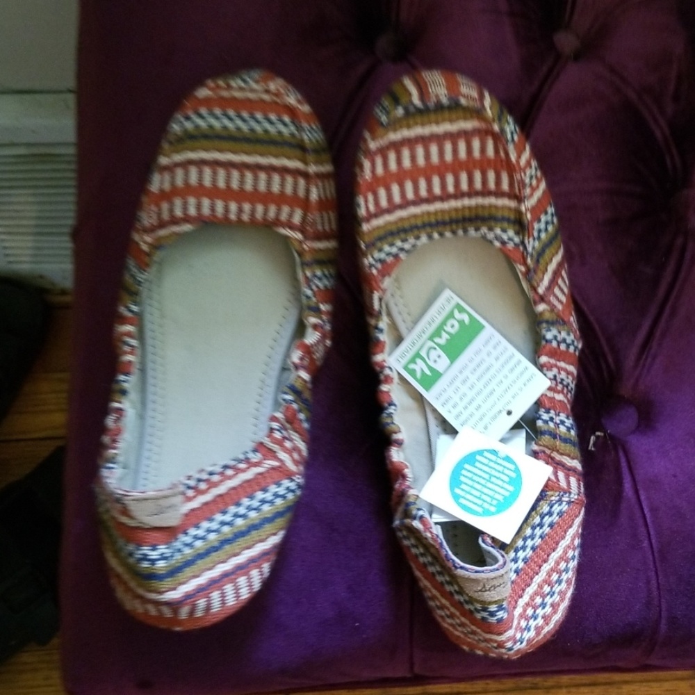 Sanuk slip ons
